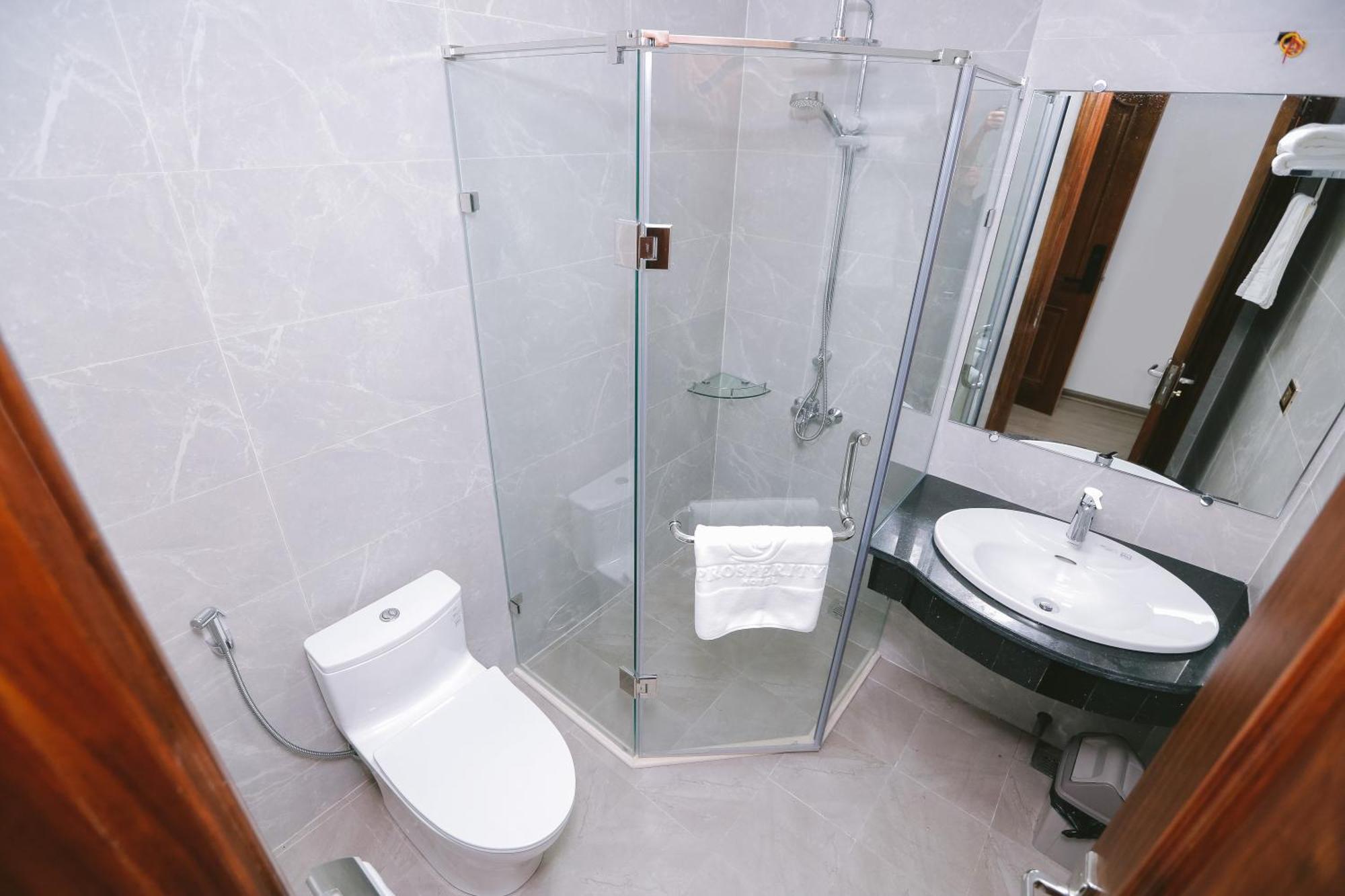 Prosperity Boutique Halong Hotel & Restaurent Hạ Long Extérieur photo